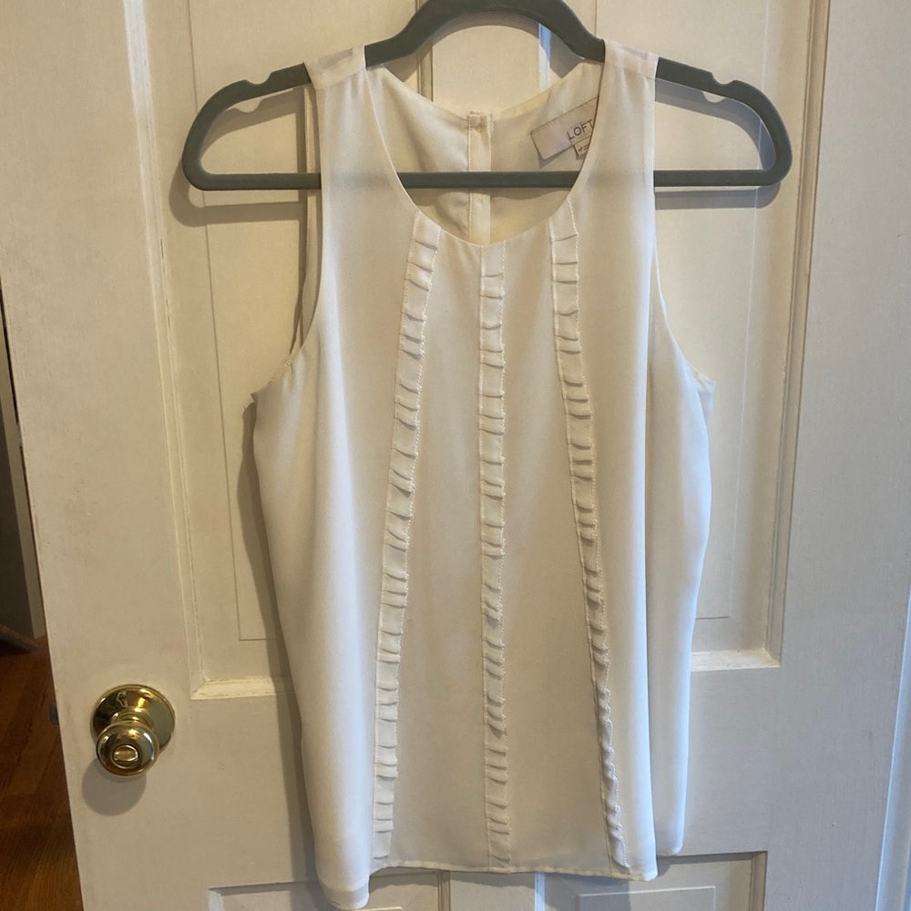LOFT medium petite Women's Cream Sleeveless Blouse